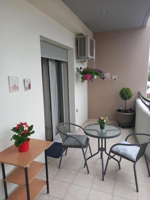 Vagelishome Komotini Buitenkant foto